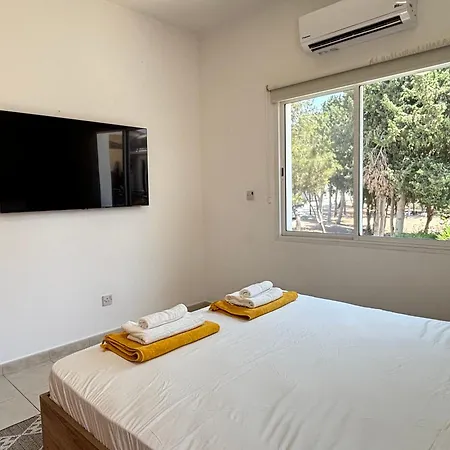 Stylish One Bedroom At Harbour *