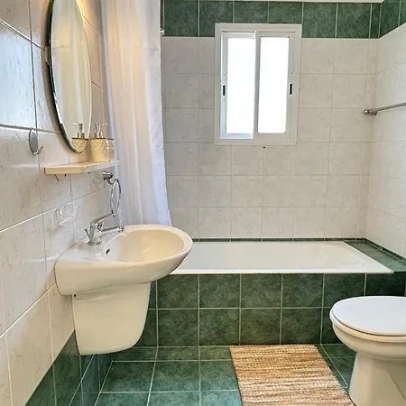 Stylish One Bedroom At Harbour *