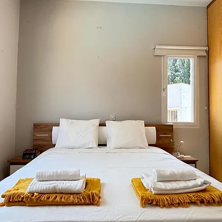 Stylish One Bedroom At Harbour Pafos