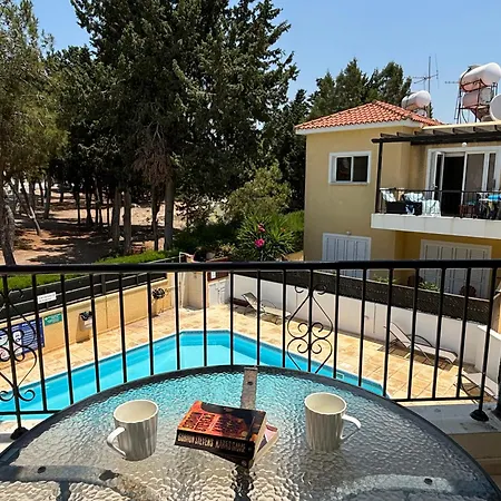 Stylish One Bedroom At Harbour Apartamento Pafos